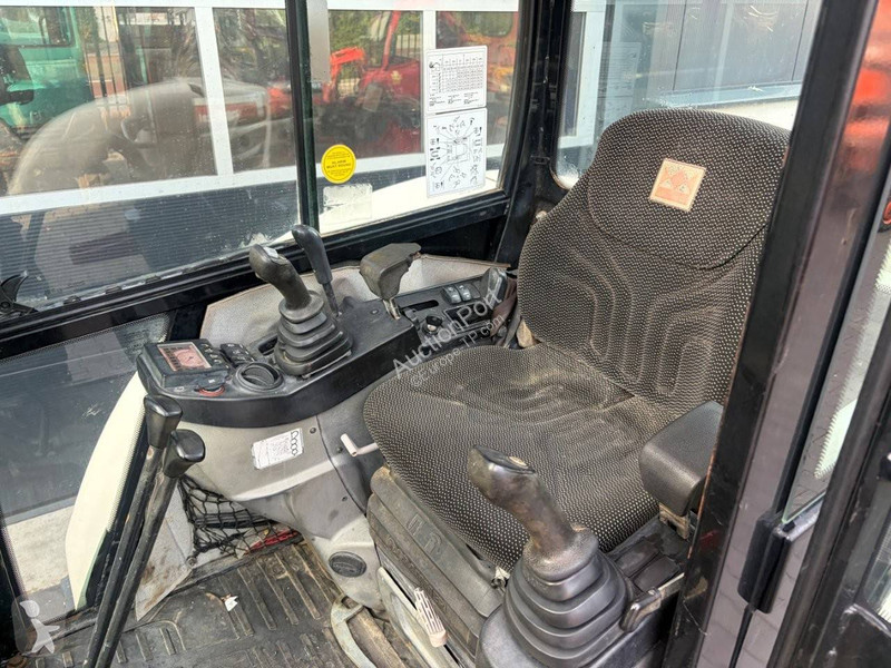 Pelle Terex T035
