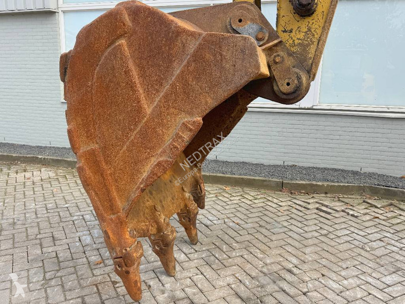 Багер Caterpillar