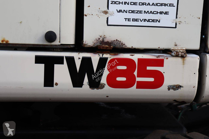 جرافة Schaeff TW85