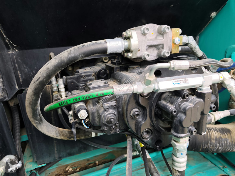 جرافة Kobelco SK350 NLC-9 .