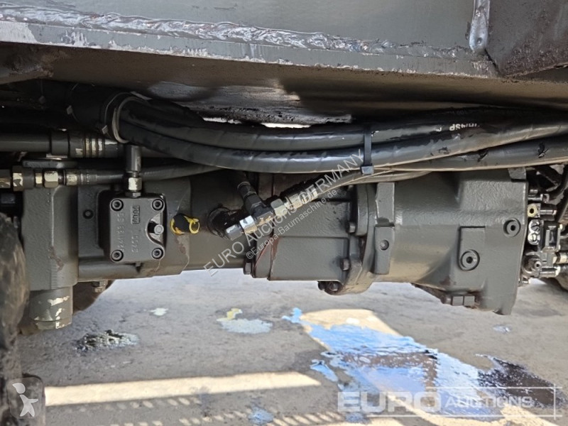 Escavadora Sennebogen M825