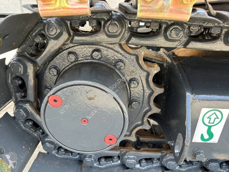 Escavadora Komatsu 7