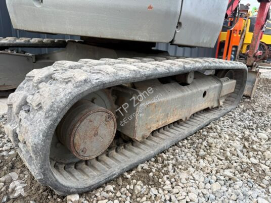 Escavadora Volvo ECR25D