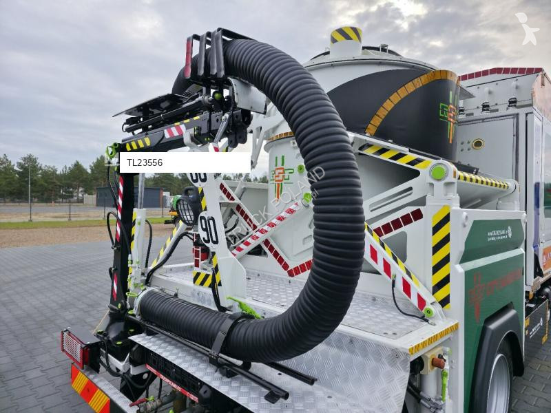 Camion Mitsubishi CANTER odkurzacz koparka...