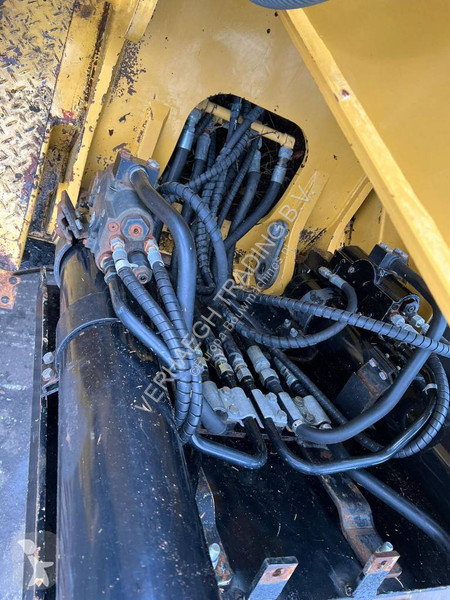 Escavatore Caterpillar L - 323 DL -