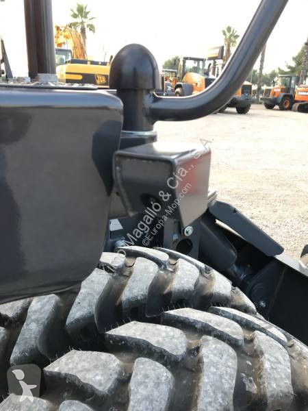 Escavadora Doosan DX210W-7