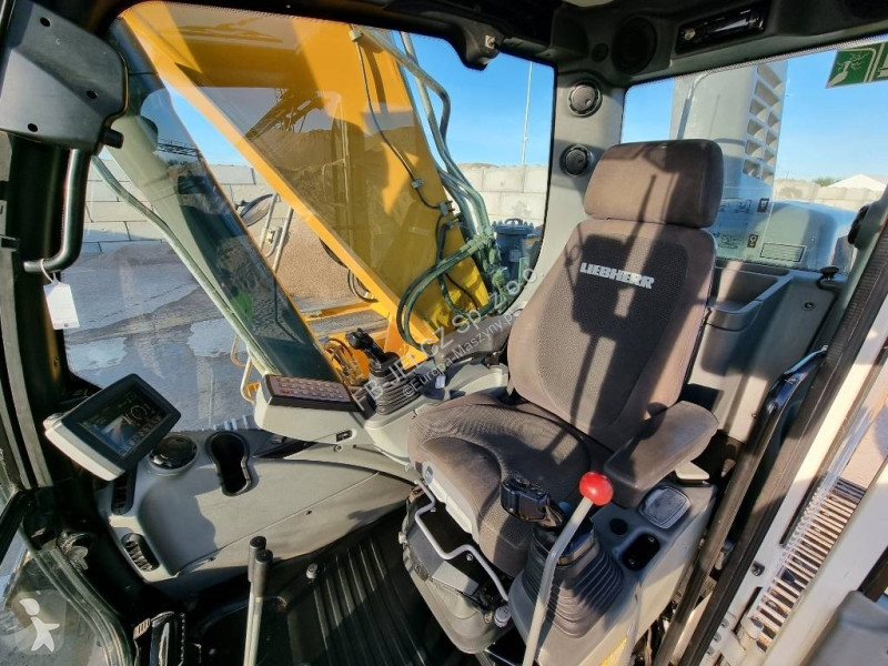 Escavadora Liebherr R 924    Excavator LIEBHERR...
