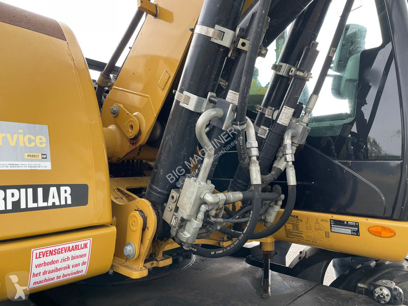 Excavator Caterpillar D - CE