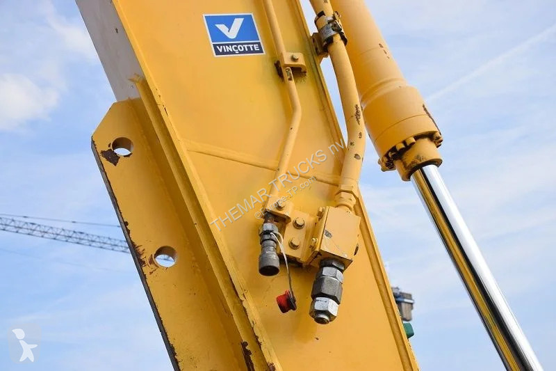Escavatore New Holland Kobelco E235B SR-LCT
