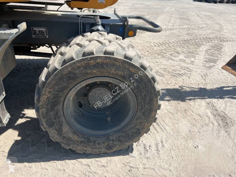 Escavadora Liebherr compact Wheeled Excavator