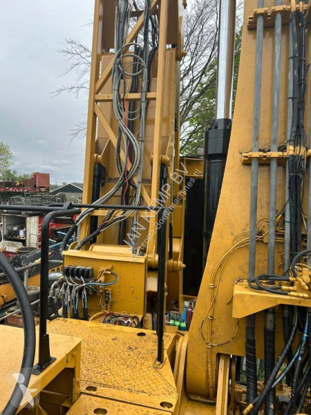 Rýpadlo Caterpillar 385 MH