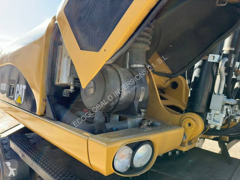 Lopatový nakládač Caterpillar MH