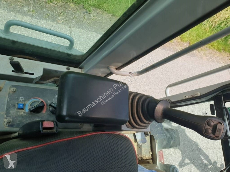 Escavadora Takeuchi