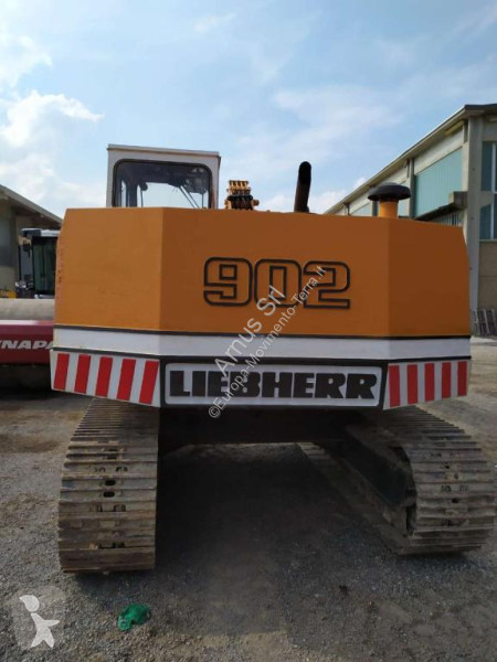 Escavatore Liebherr 902