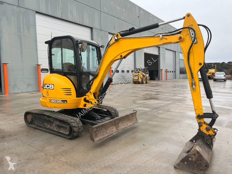 Excavator JCB