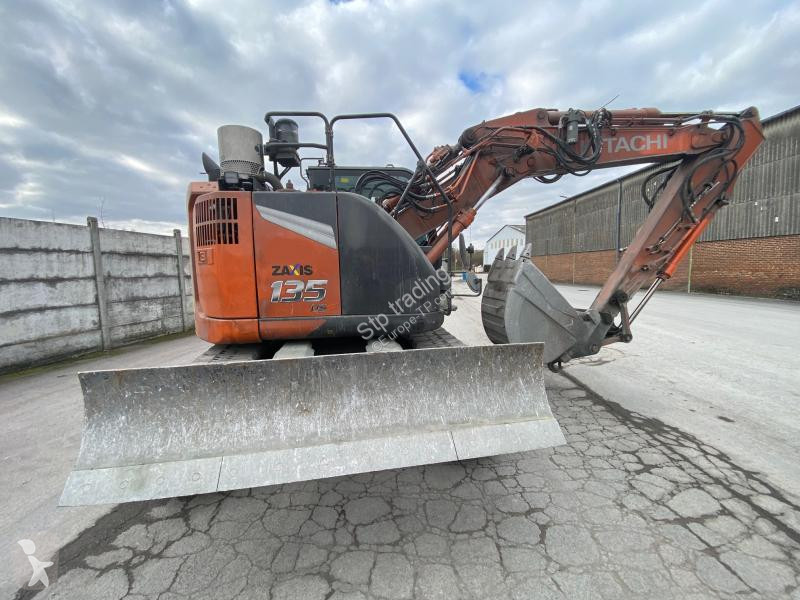 Escavadora Hitachi 135US-7