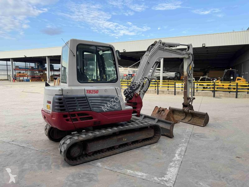 Excavadora Takeuchi