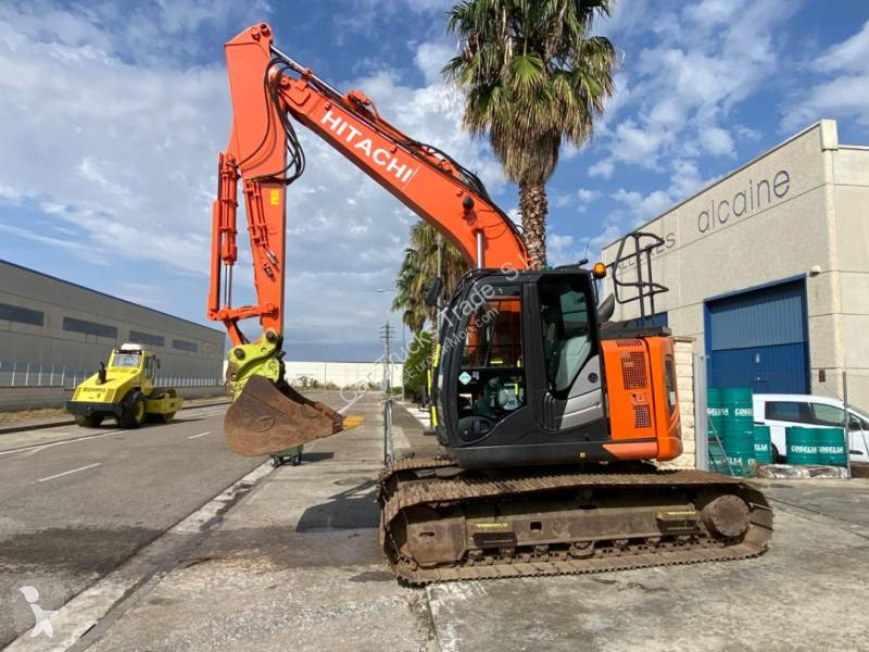 Excavadora Hitachi ZX135US-6