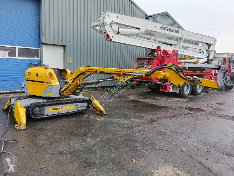 Skovl Brokk 330 remote demolition robot sloop...