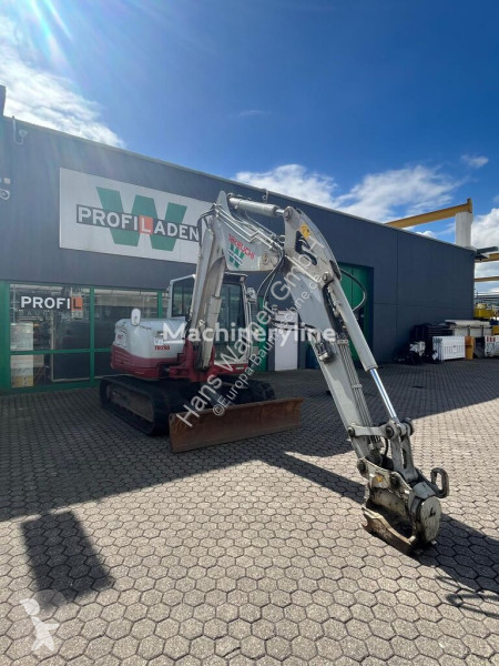 Escavadora Takeuchi CV V4