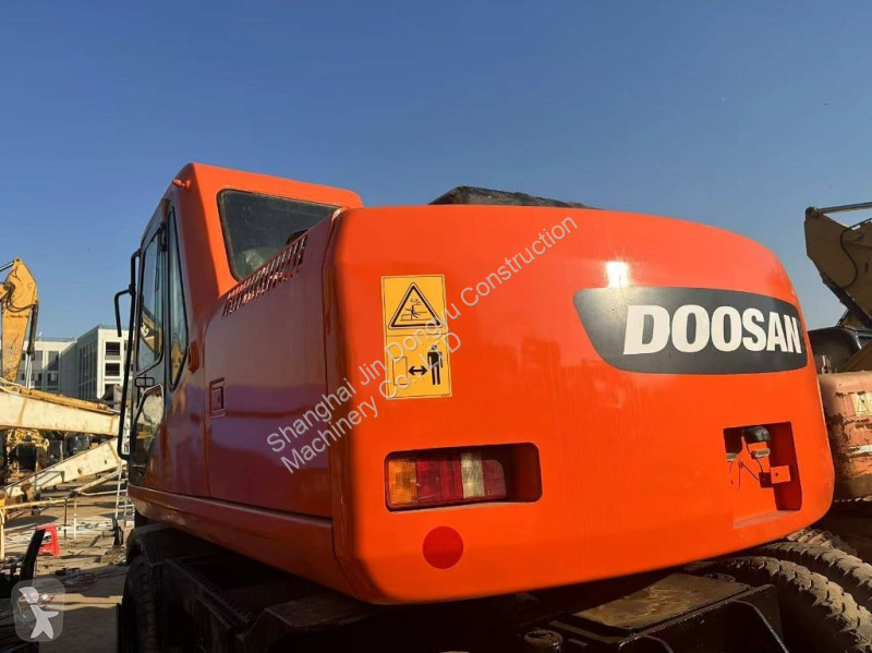 Escavadora Doosan 150 W-7