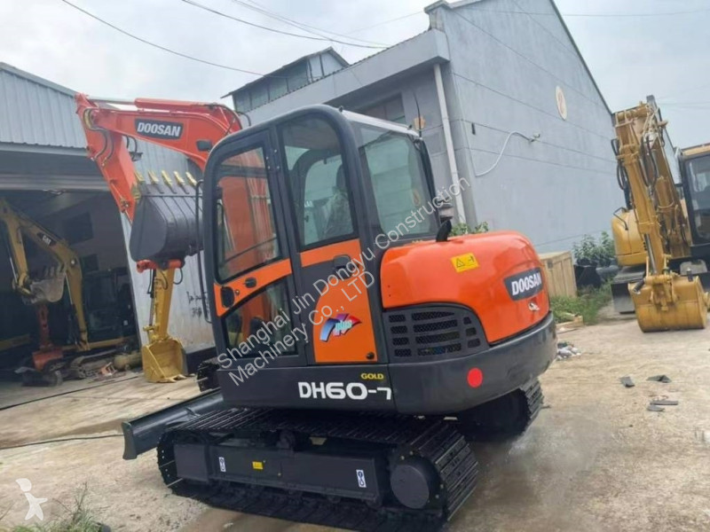 Escavadora Doosan DH 60