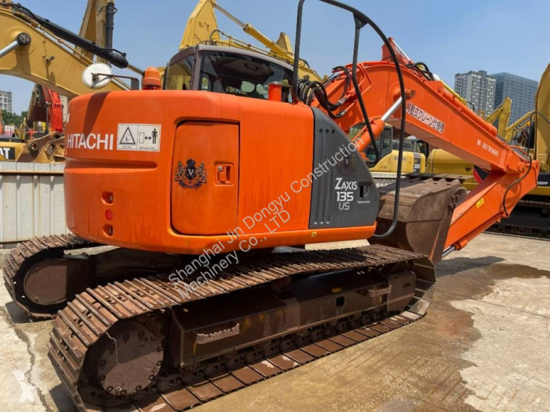 Escavatore Hitachi 135