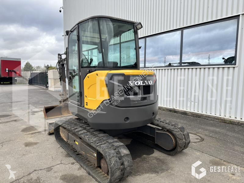 Lopatový nakládač Volvo ECR50D