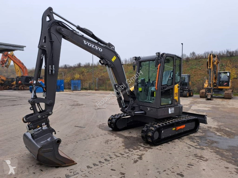 Lopatový nakládač Volvo ECR50F