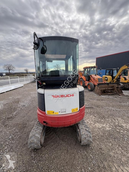 Excavadora Takeuchi