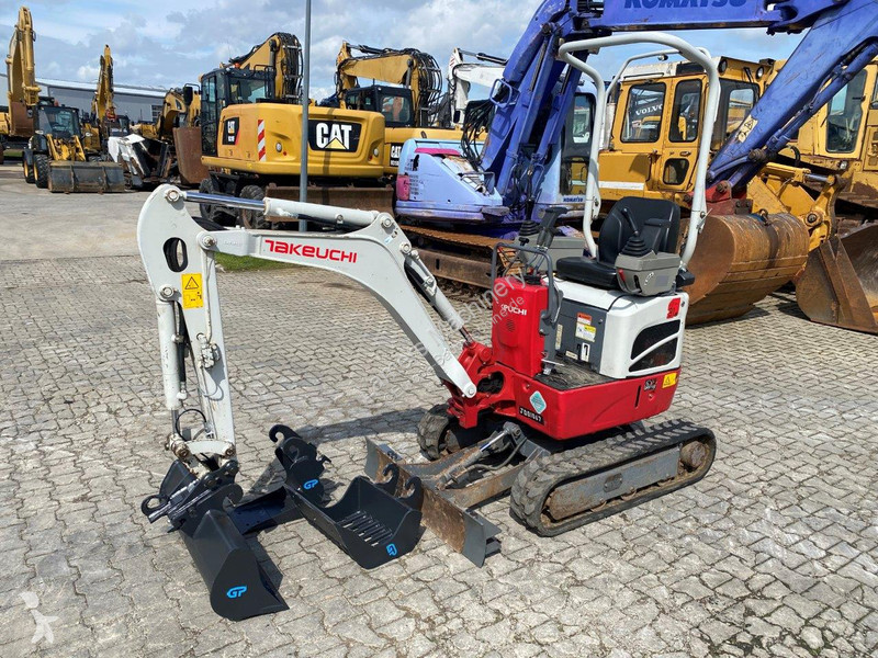 Escavadora Takeuchi TB210R NVT