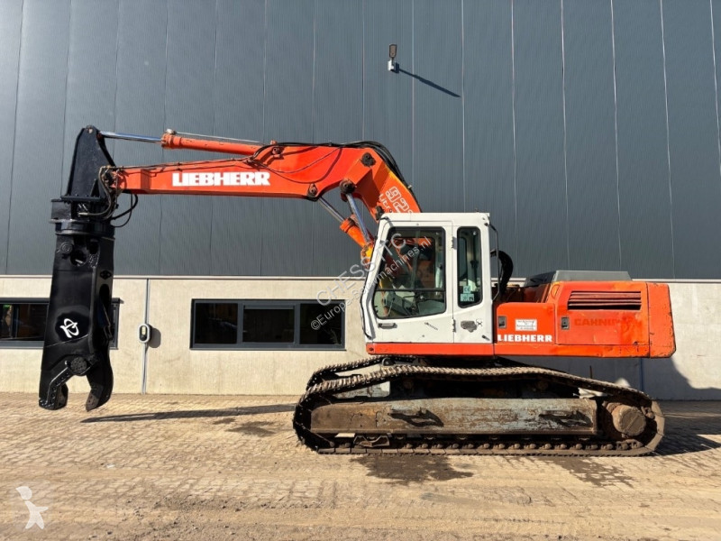 Excavator Liebherr R 922 HD S L with LaBounty...