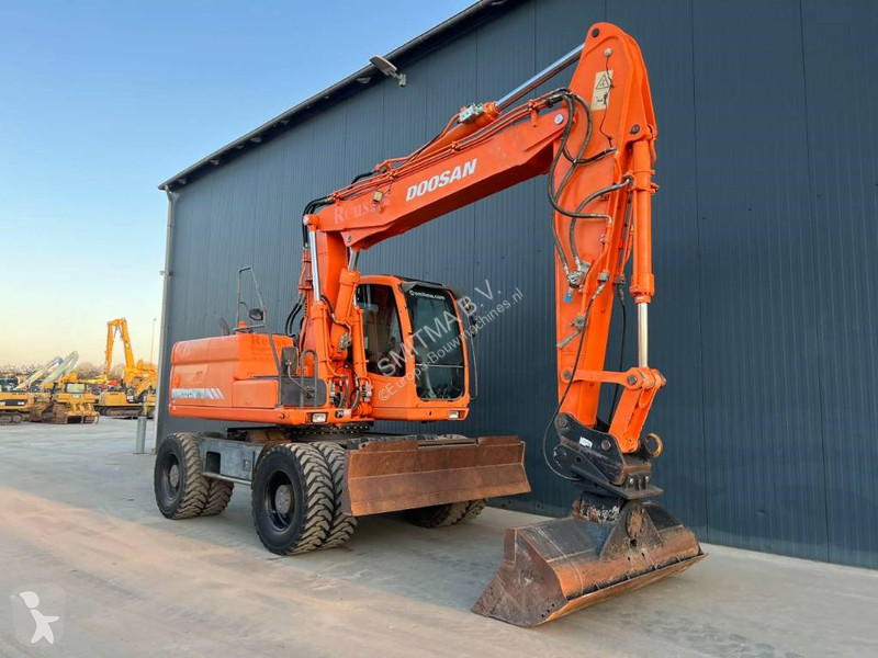 جرافة Doosan