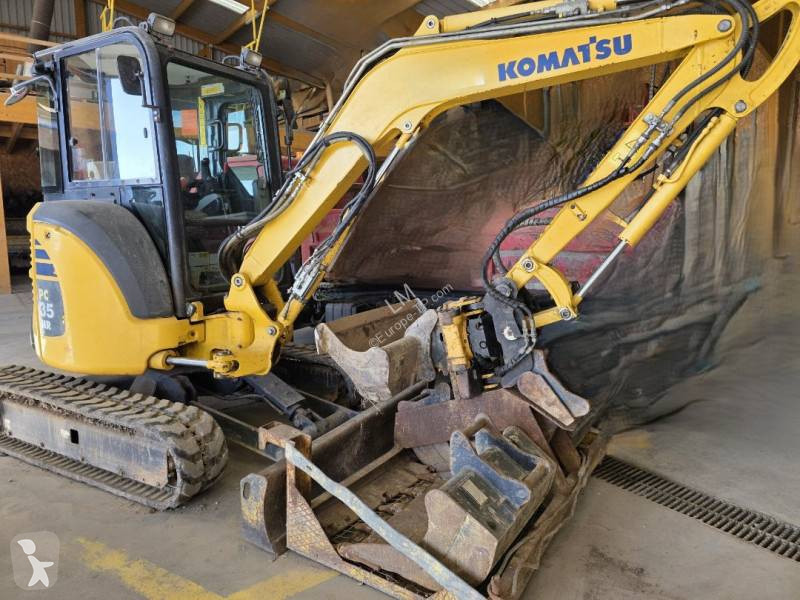 جرافة Komatsu