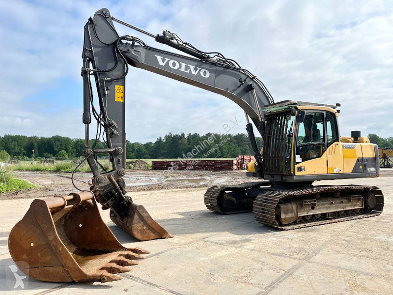 Excavadora Volvo L - 7.255 hours - 2 buckets