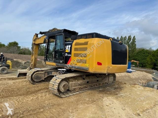 Lopatový nakládač Caterpillar 330F