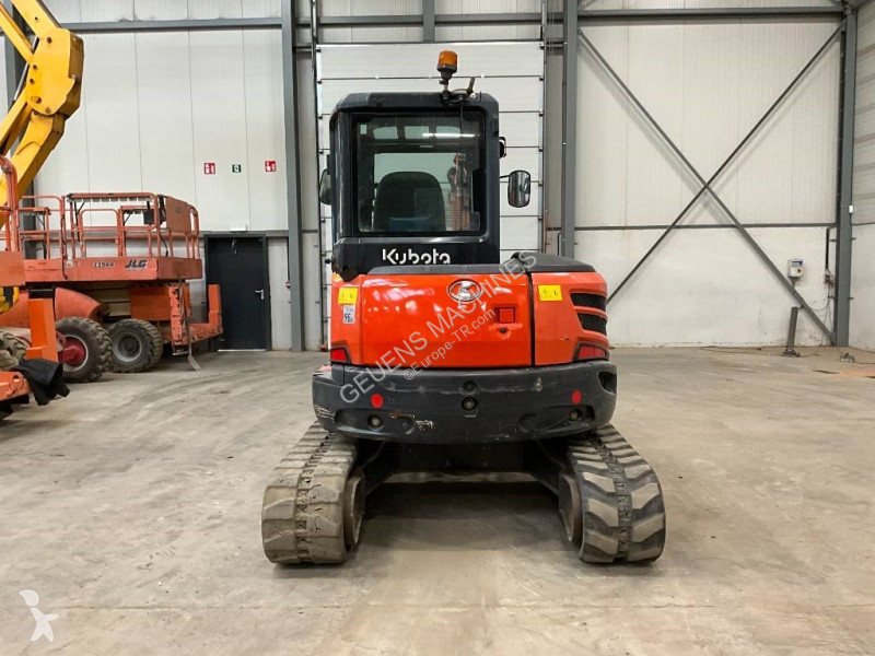 Lopatový nakládač Kubota U 48-4