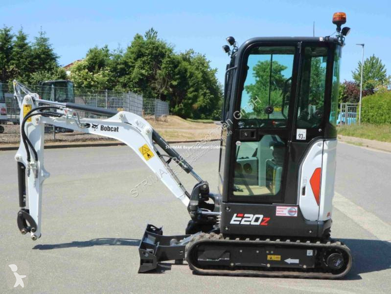 Lopatový nakládač Bobcat E20z