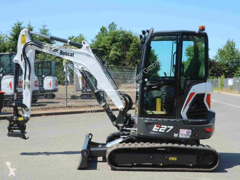 Lopatový nakládač Bobcat E27
