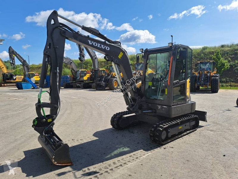 Escavadora Volvo EC 37 F