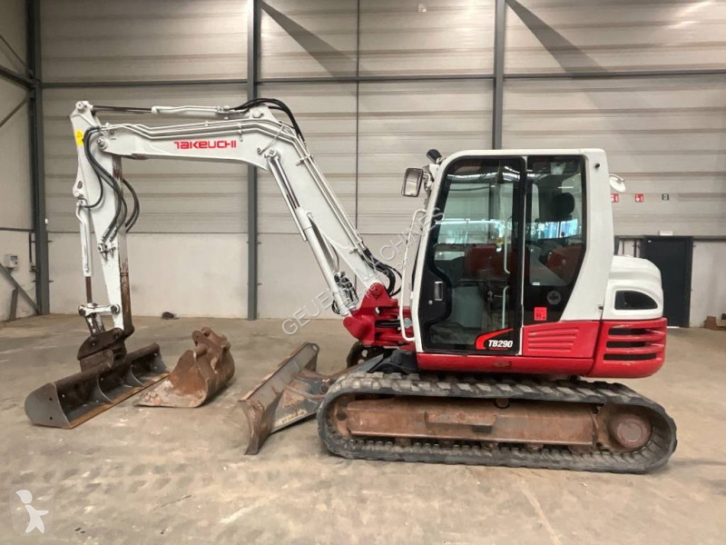 Escavadora Takeuchi