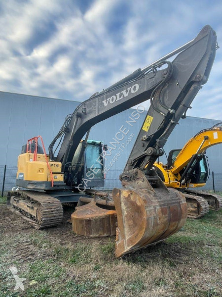 Excavadora Volvo ECR 235 E