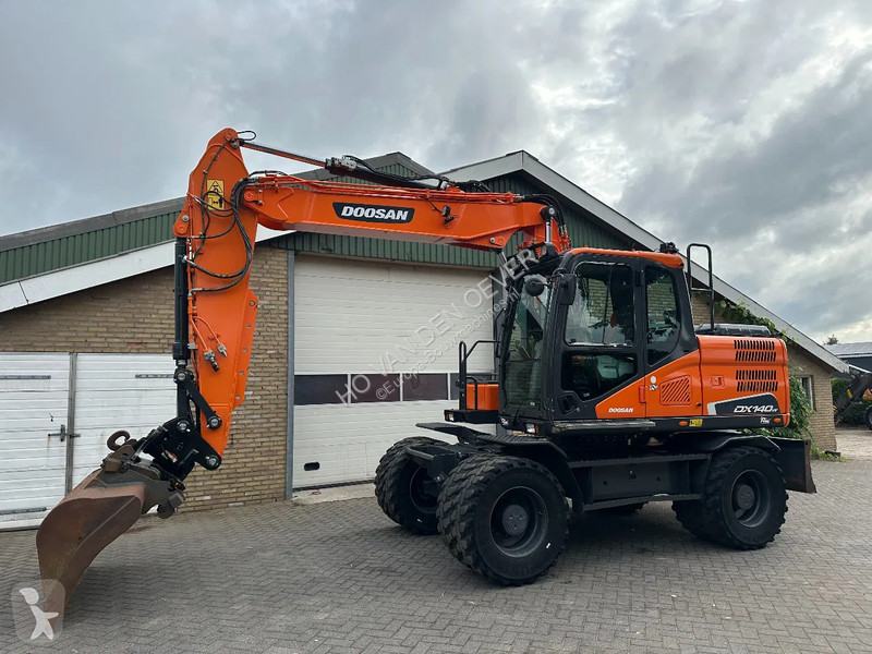 Excavator Doosan -5