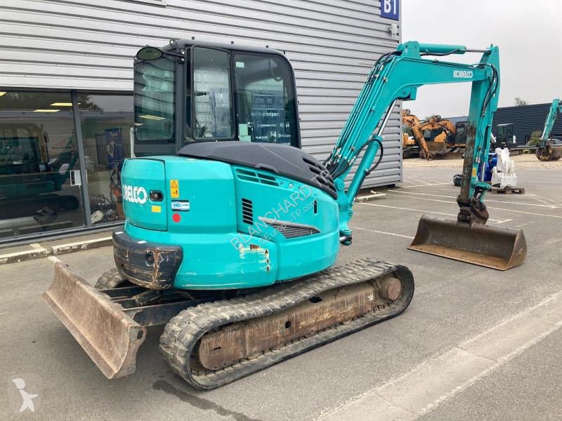 Escavadora Kobelco SK55SRX-6