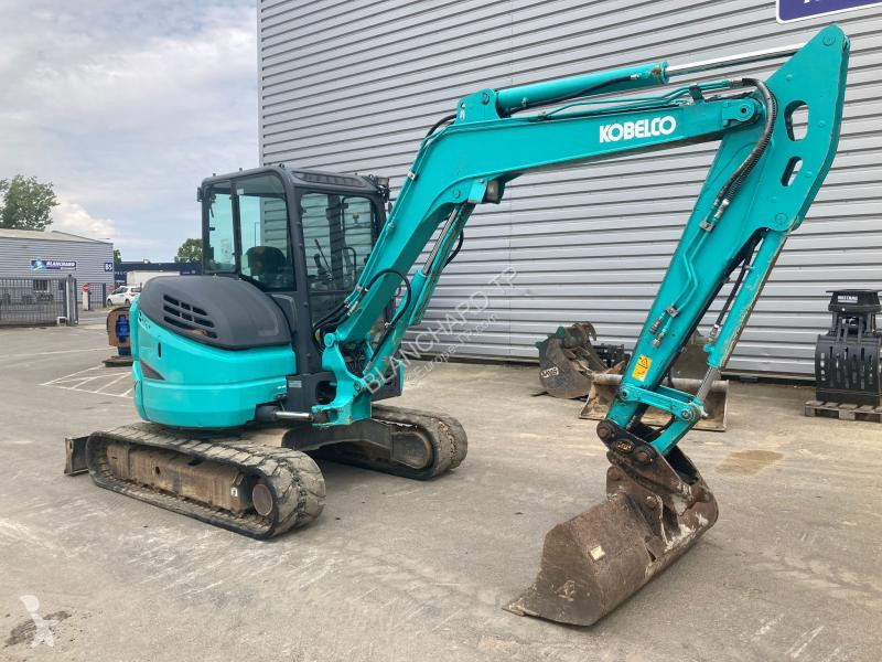 Escavadora Kobelco SK55SRX-6
