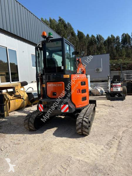 Escavadora Hitachi ZX38U