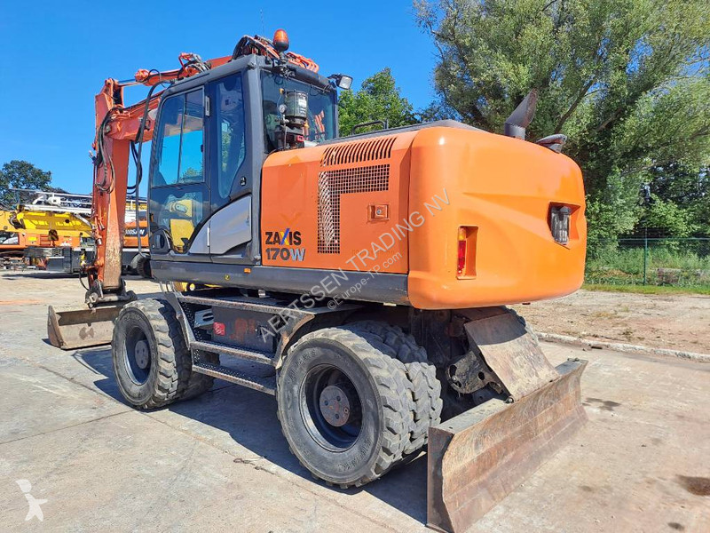 Escavadora Hitachi W-5 B