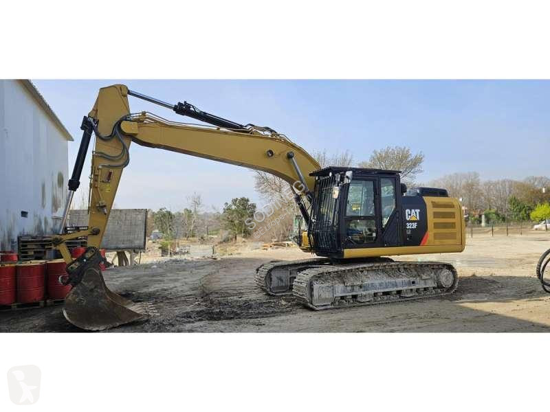 Lopatový nakládač Caterpillar 323F