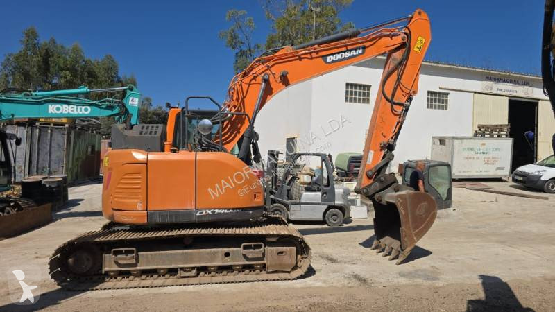 جرافة Doosan 5