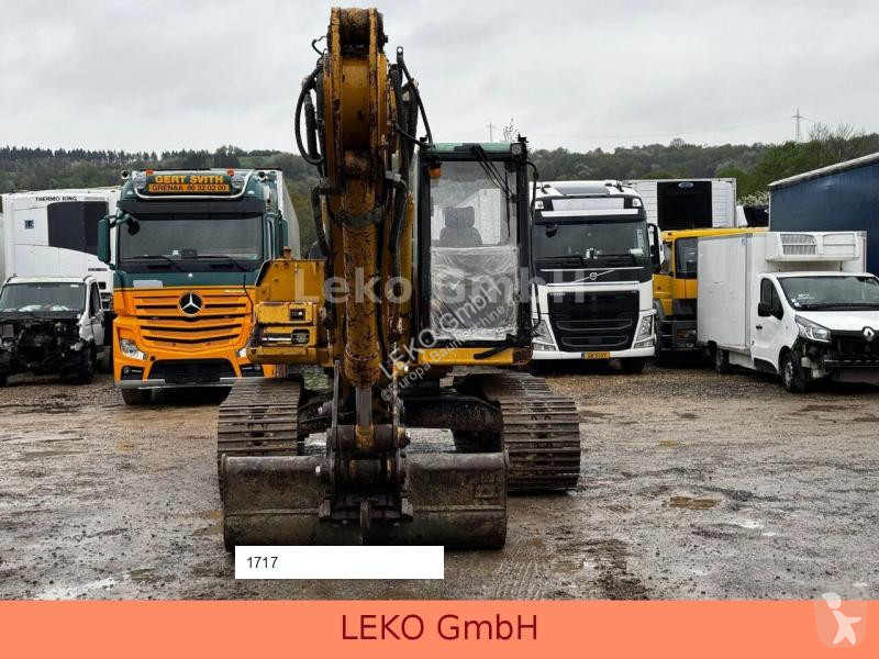 Escavatore Caterpillar 318B Mit Zwei Löffeln